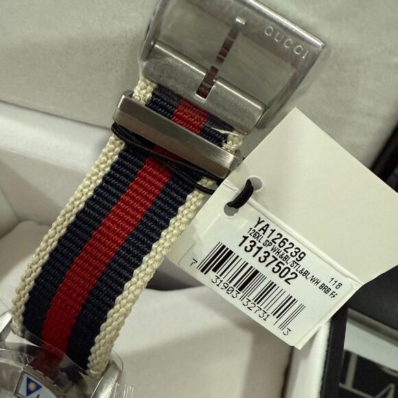 NIB G-Timeless Gucci Watch - Picture 4 of 7